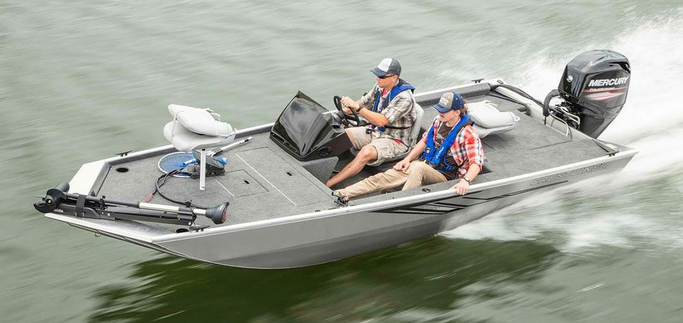 Photo of a Crestliner 1600 powerboat.