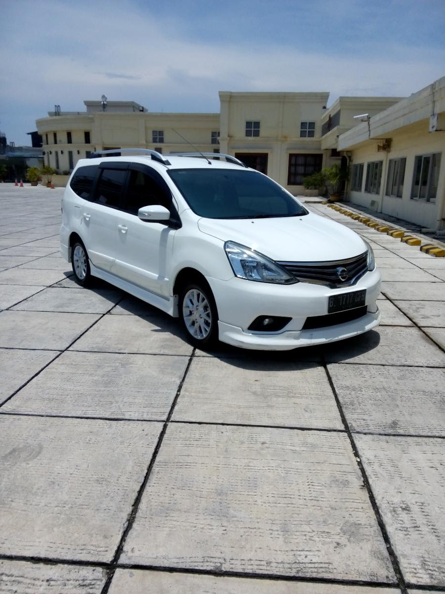 Modifikasi Mobil Grand Livina Putih 2019 Bowomodif