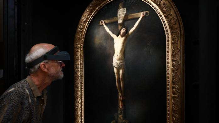 Un Christ sur la croix de Rembrandt retrouve sa place à l'église du village du Mas-d'Agenais, dans le Lot-et-Garonne