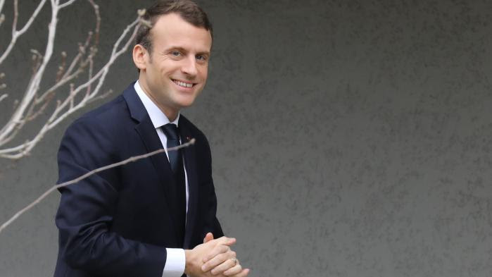 Emmanuel Macron "dresse les Français les uns contre les autres"