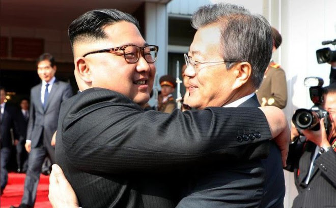 Tổng thống Moon Jae-in đã gặp lãnh đạo Triều Tiên Kim Jong-un lần 2 tại Bàn Môn Điếm chiều nay