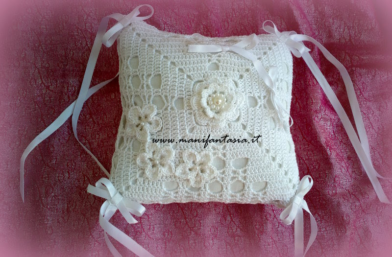 Cuscino portafedi uncinetto schemi e spiegazioni passo a passo e tutorial per realizzare a mano un accessorio per il giorno del. Cuscino Portafedi Uncinetto Schemi Manifantasia