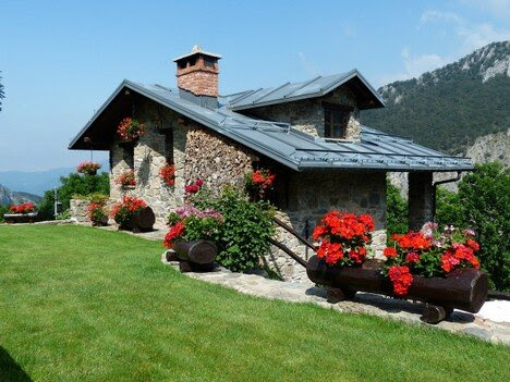Ammessi animali domestici di piccola taglia / localita' di montagna. Casa Vacanze Affitti Appartamenti Alloggi Privati Mare Terme E Montagna Listaviaggi Com