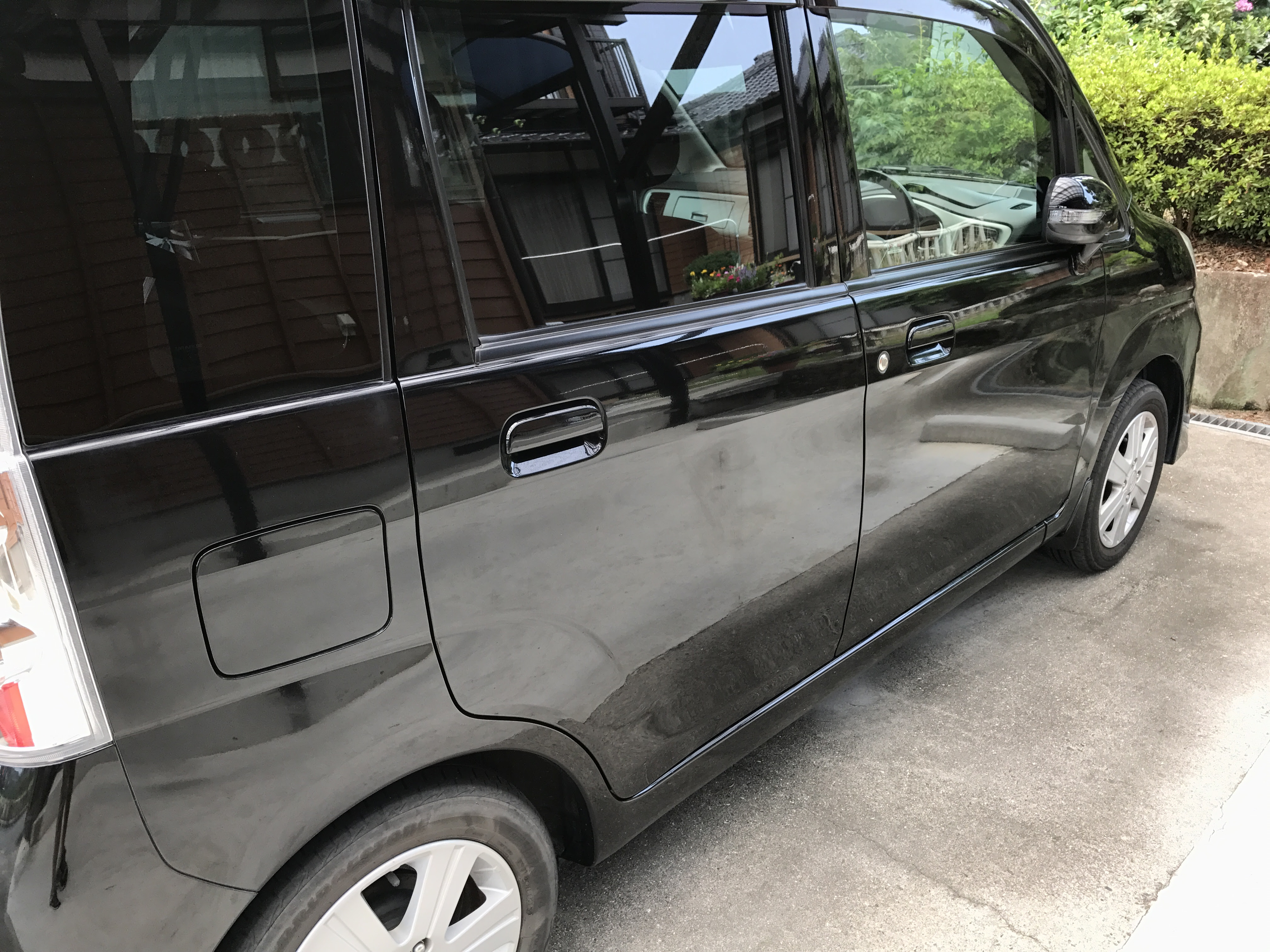 車 擦り傷 黒い Kuruma