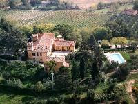 Two ears is bodhi menyadari bahwa rey sedang melihat roh jahat itu, gerald kemudian menjawab, aku akan memusnahkannya agar tidak menyebabkan kerusakan lebih lanjut!. Agriturismo San Rocco Vacanza In Camere E Appartamenti A Todi Umbria