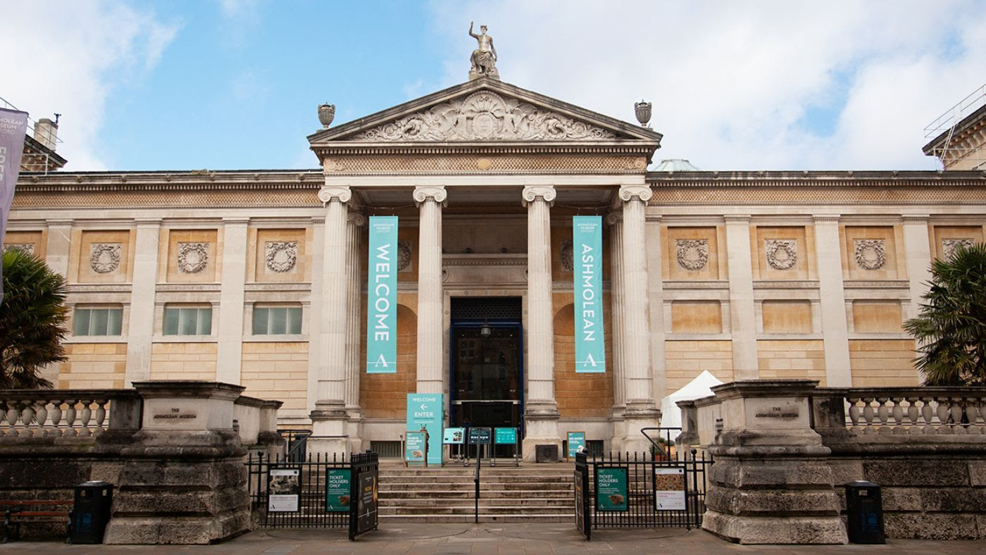 The front of the Ashmolean Museum