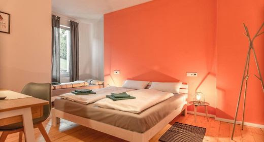 What are some restaurants close to rooms4ring at nurburgring industrial design house? Rooms4ring Nurburgring Designer Villa Adenau