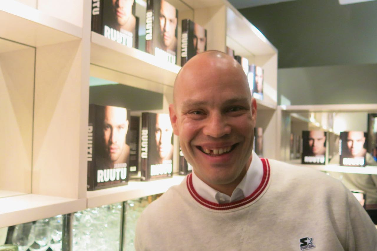 #ruutu #tuomo ruutu #jarkko ruutu #kaikki ruutuja #hehee #nauran tälle aina ku se tulee #laulettiin tätä mun ruutu kaverin kanssa #ruutu on jokapaikassa #valloittaja ruutu. Jarkko Ruudun Kirja Katumusta Ja Kaytannonpiloja Laitoin Siansilman Tyton Siiderilasiin Anakonda