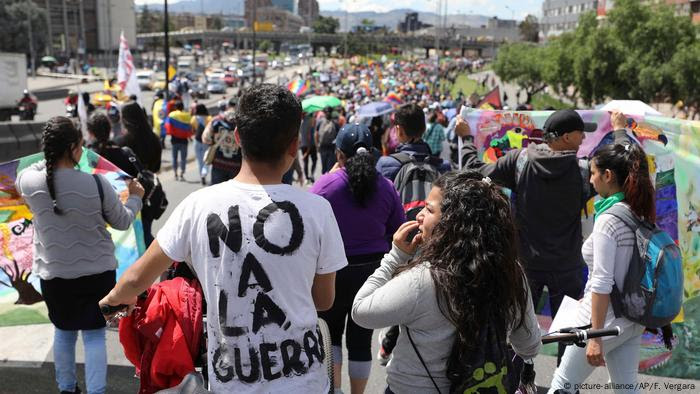 Kolumbien Bogota Proteste gegen Regierung (picture-alliance/AP/F. Vergara)