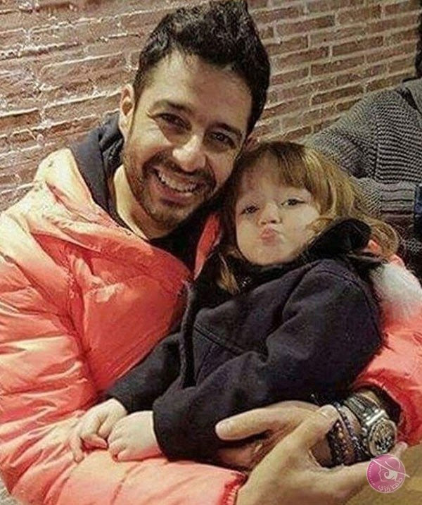 ولكنه تعافى منها بعد أن خضع لعملية جراحية. Ø¨Ø§Ù„ØµÙˆØ±Ø© Ø§Ø¨Ù†Ø© Ø£Ø­Ù…Ø¯ Ø²Ø§Ù‡Ø± ØªØ®Ø·Ù Ø§Ù„Ø£Ù†Ø¸Ø§Ø± Ù…Ù† Ù…Ø­Ù…Ø¯ Ø­Ù…Ø§Ù‚ÙŠ Ø·Ù†Ø· Ø²ÙŠØ²ÙŠ