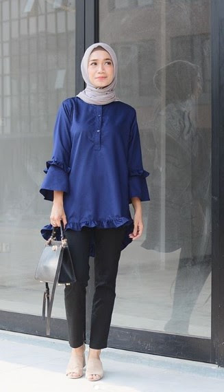 Inspirasi 60 Kombinasi  Warna  Jilbab Untuk  Baju Warna  Navy 