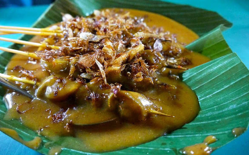 Berikut ini kami tampilkan resep sate padang dengan bumbu kuah kuning yang bisa dipraktikkan di rumah. Bumbu Sate Padang Yang Terkenal Kuah Yang Begitu Kental Dan Enak