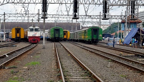 Juni, Rel Jalur Ganda di Utara Jawa Beroperasi ~ Indonesia 