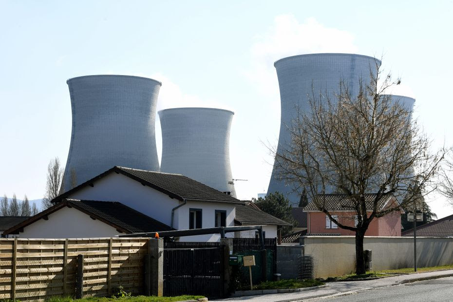 "Bugey, on n'y pense pas" : comment vivent les habitants de Saint-Vulbas au pied de la plus vieille centrale nucléaire de France ?