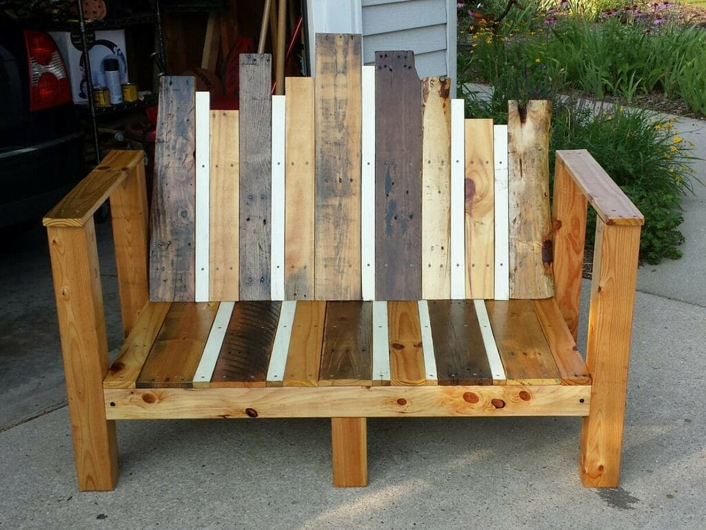 How to build a simple bench with a back