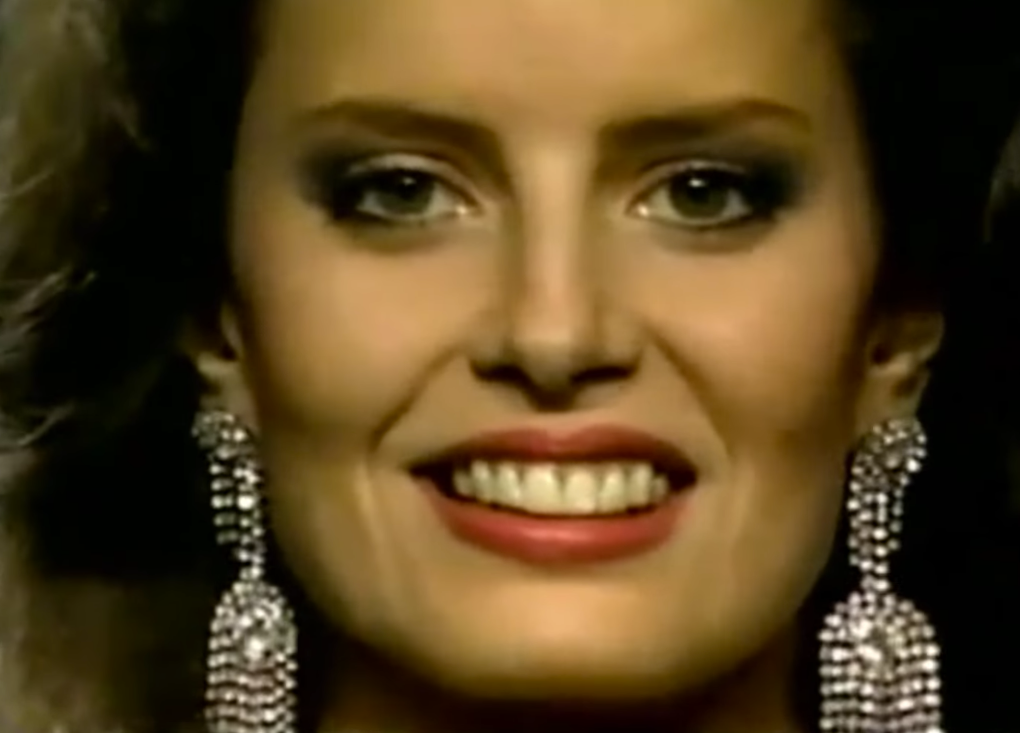 Who was the runner up of miss universe 1987? Cecilia Bolocco Revelo Solidario Gesto De La Candidata Boliviana En Miss Universo 1987 Tv Y Espectaculo Biobiochile