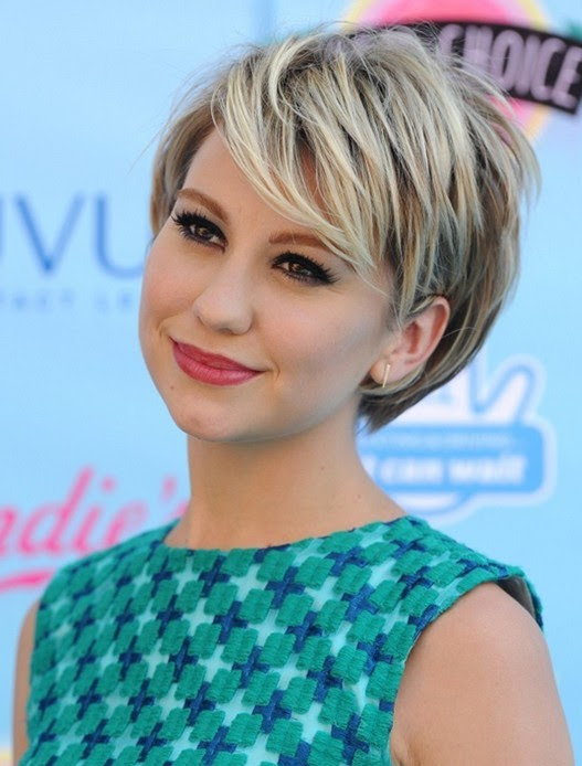 Short hair with side bangs. 40 Chic Short Haircuts Popular Short Hairstyles For 2021 Pretty Designs