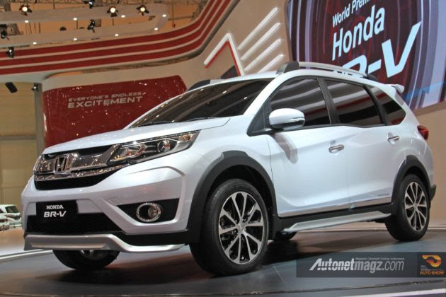 Honda BRV Terbaru tampak depan Warna Modern Steel Metallic. Photo