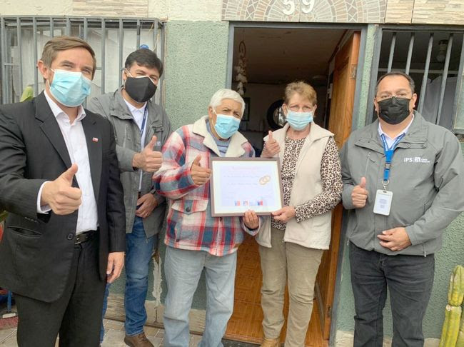 El denominado bono bodas de oro se entrega a parejas que demuestren haber alcanzado 50 años de matrimonio y que cumplan ciertos requisitos. Entregan Bono Bodas De Oro A Matrimonio De Ovalle Ovalle Hoy