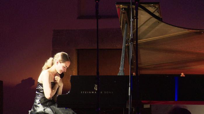 En Corse, la pianiste russe Anna Tsybuleva illumine les Nuits du Piano de Bastia et  Erbalunga