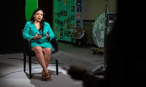 La periodista mexicana Gloria Piña ganó el premio Breach-Valdez de Periodismo y Derechos Humanos con su documental "Las sobrevivientes olvidadas por la justicia".