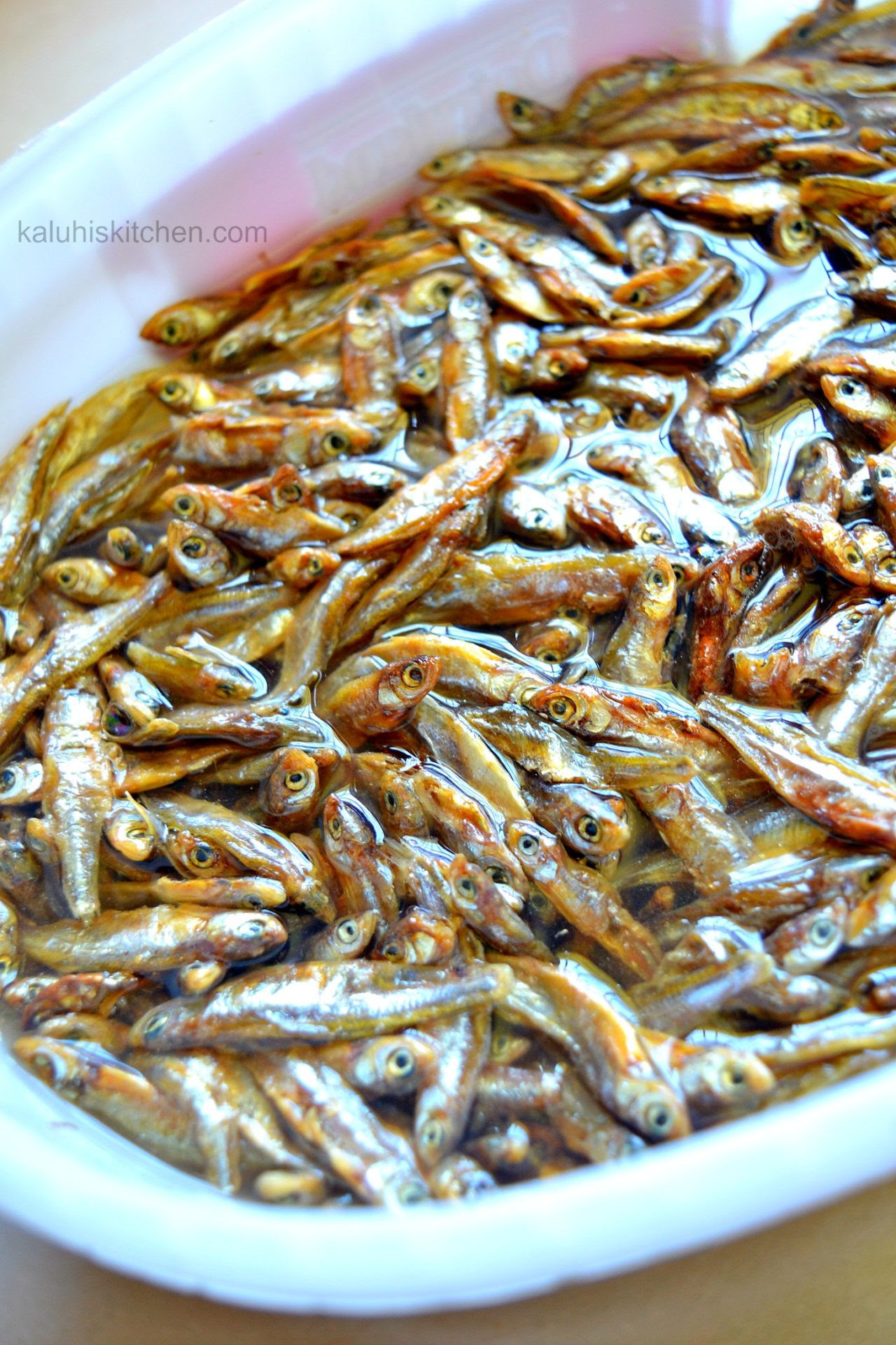Lemon juice serves many culinary purposes. Lemon Infused Chili Omena