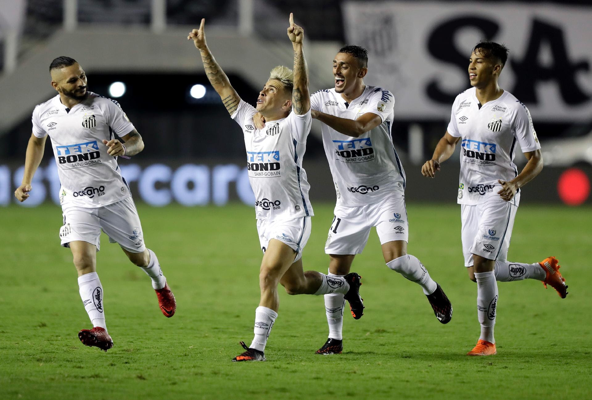 Todos os jogos de ontem, quem jogou e quem ganhou ontem. Comemoracao Do Santos Ganha Versoes Com Musicas Famosas Veja Videos