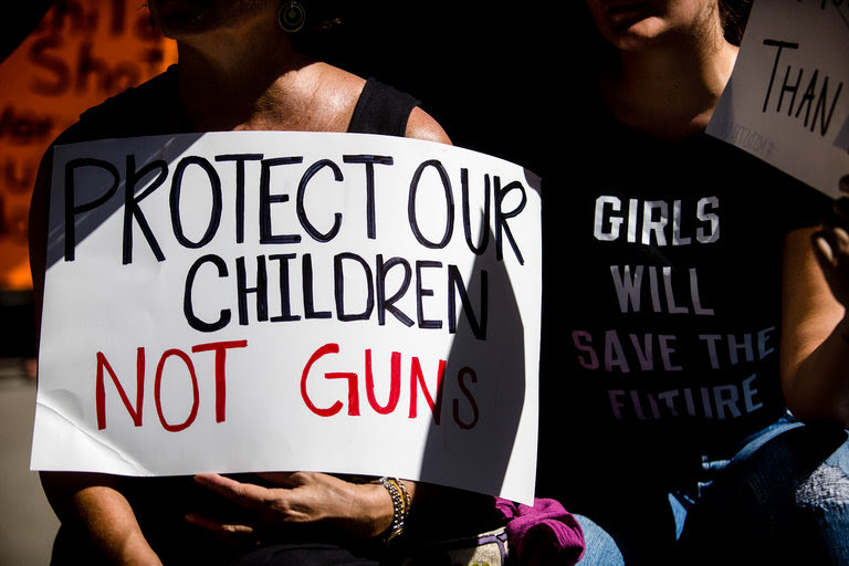 A weekend gun control rally in Fort Lauderdale, Fla. One hour after news of the school shooting in nearby Parkland spread, Twitter accounts that researchers have linked to Russia shifted their focus to the gun control debate.