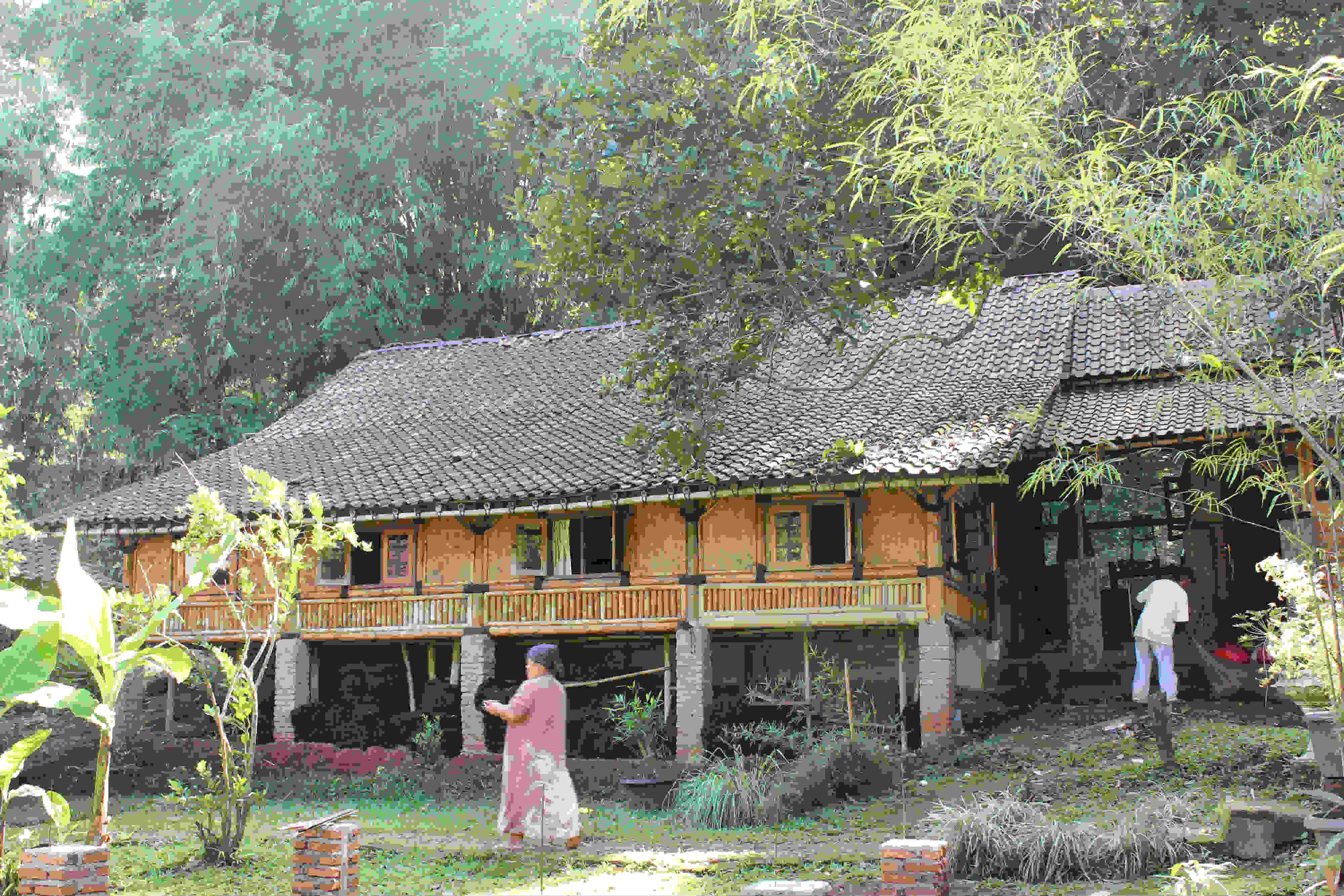 Rumah Bambu  Jatnika Cibinong Republika RSS