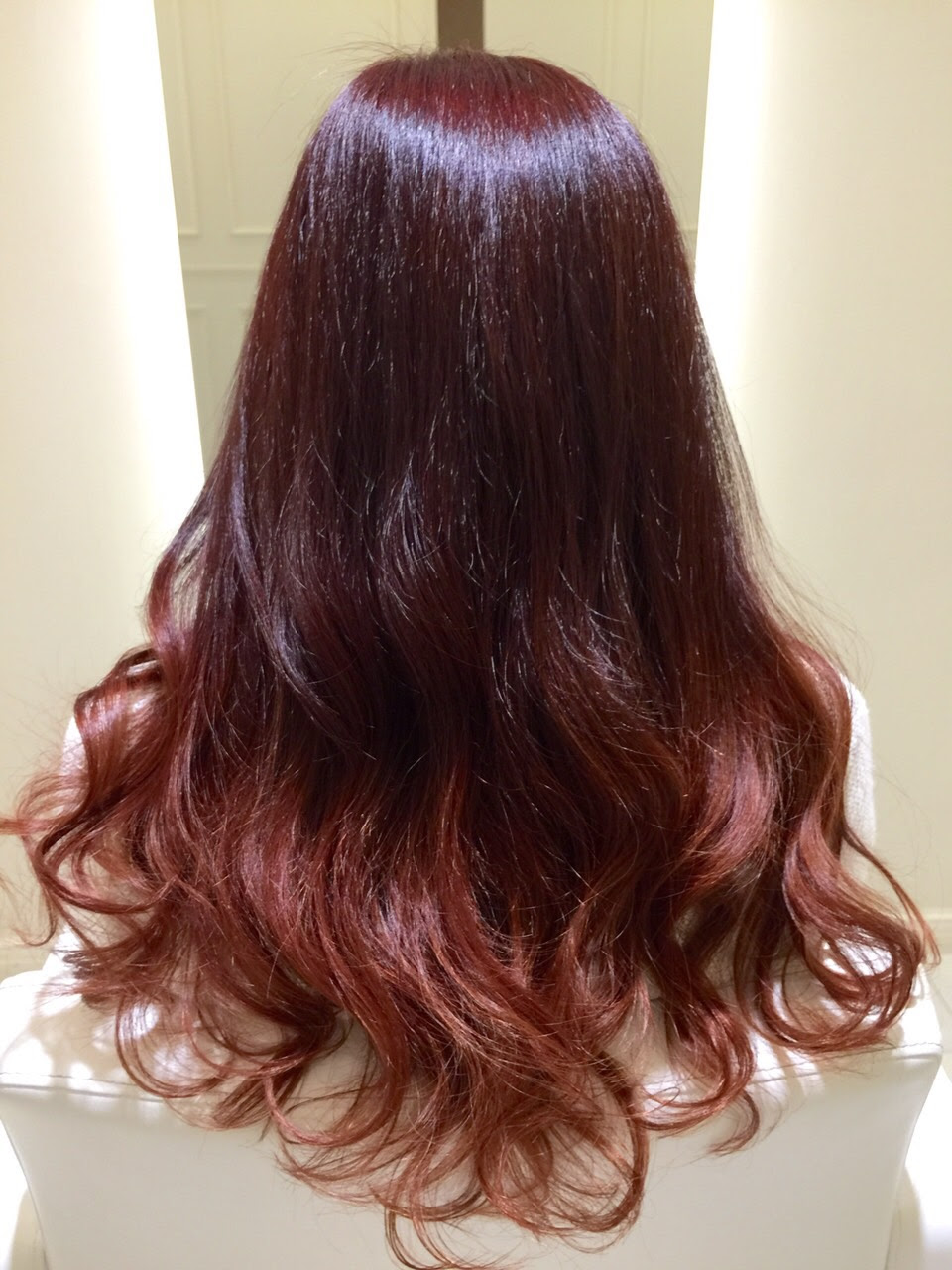 有名な 赤 グラデーション ヘアカラー