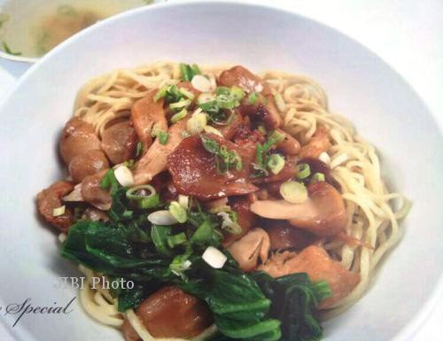 .di surabaya, merupakan mie andalan yang paling top dikalangan masyarakat surabaya. Aneka Menu Mi Gurihnya Mi Spesial Di Restoran Mie Surabaya