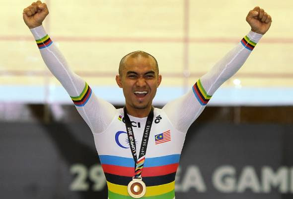 Browse 603 mohd azizulhasni awang stock photos and images available, or start a new search to explore more stock photos and images. Azizulhasni Lakar Sejarah Lengkapkan Tiga Misi Astro Awani