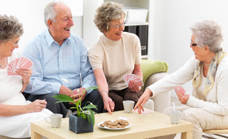Aún así, algunos juegos de niños son muy divertidos para jugar en reuniones de adultos precisamente por eso, por hacernos sentir como niños. Beneficios De Las Practicas De Ocio En El Adulto Mayor Geriatricarea