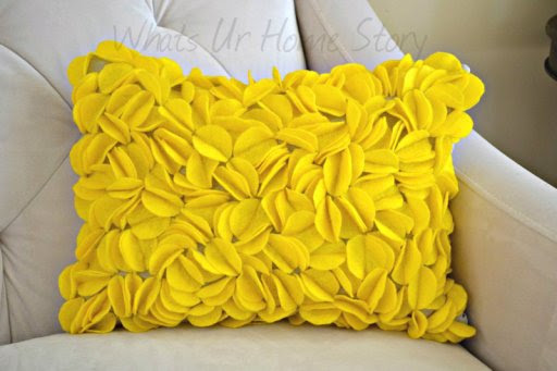 O que é Ur Início História: Círculos de feltro almofadas, travesseiros Amarelo, DIY feltro círculo travesseiro