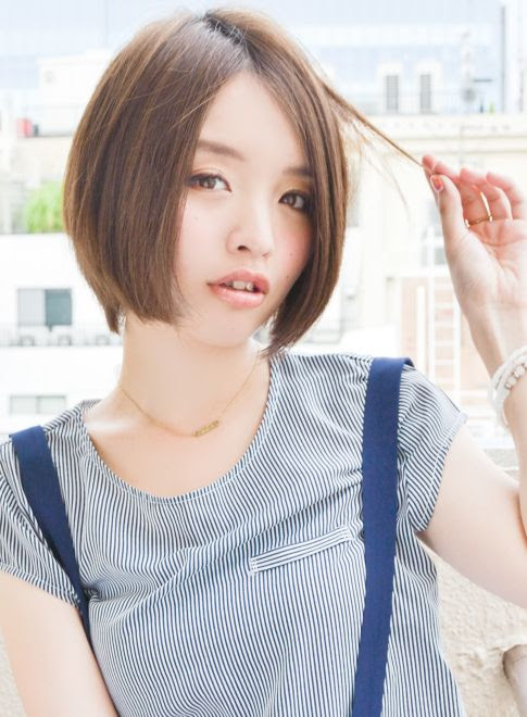 髪型 ショート 前下り ストレート