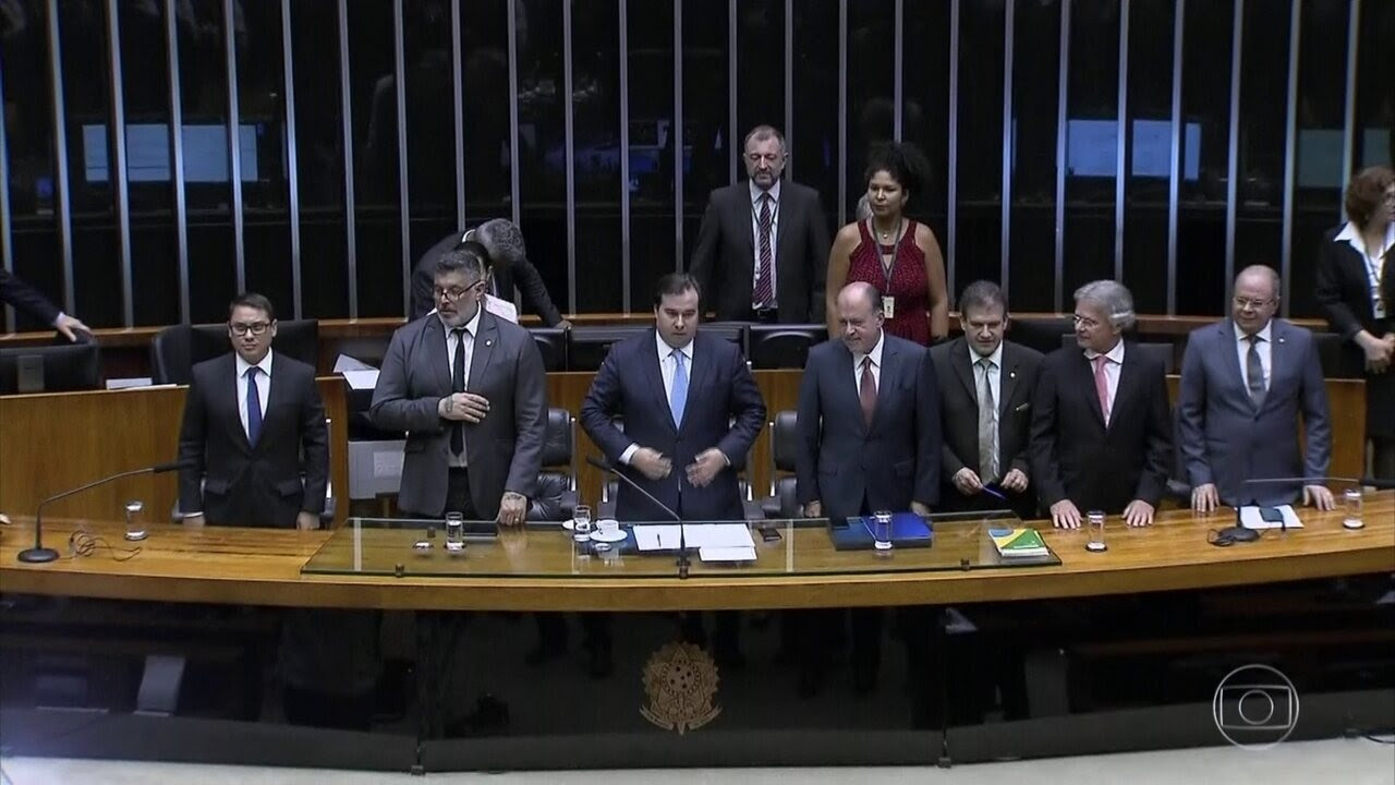 Câmara dos Deputados faz sessão solene em homenagem aos 50 anos do Jornal Nacional