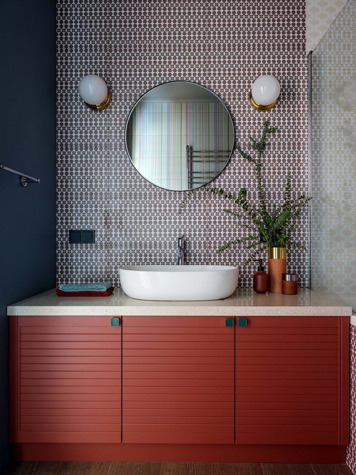 The wooden vanity countertop runs straight on as bathtub panelling and continues all the way up the wall. 51 Red Bathrooms Design Ideas With Tips To Decorate And Accessorize Yours