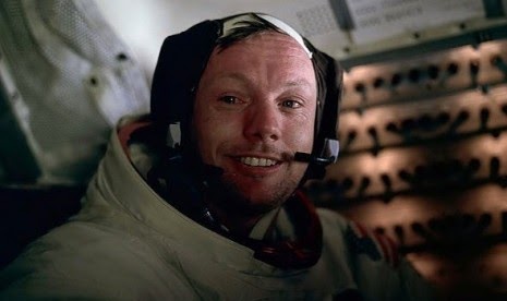 Neil Armstrong Tidak Pernah Mendengar Adzan di Bulan 