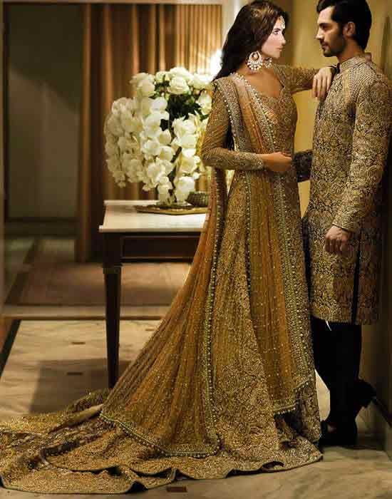 Bride And Groom Dress Color Combination