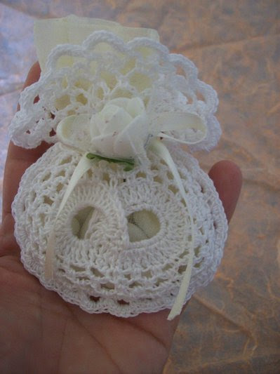 Biglietto, sacchetto confetti e bomboniere matrimonio originali, personalizzabili e di stile attentamente selezionate per rispondere al meglio alle vostre necessità. Portaconfetti Matrimonio Tutte Le Offerte Cascare A Fagiolo