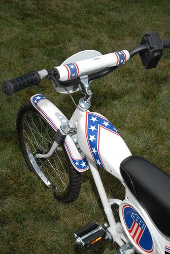 Bicycle: Evil Knievel Bicycle For Sale - 62KupsUszMLtG1MFbH7gGKxKsK13ZMCDmgwKi6bVtyCviln 6AD43Xyl8oRZu B3UJcCg5Sz7pDA02DQ5SU2Hys=s0 D