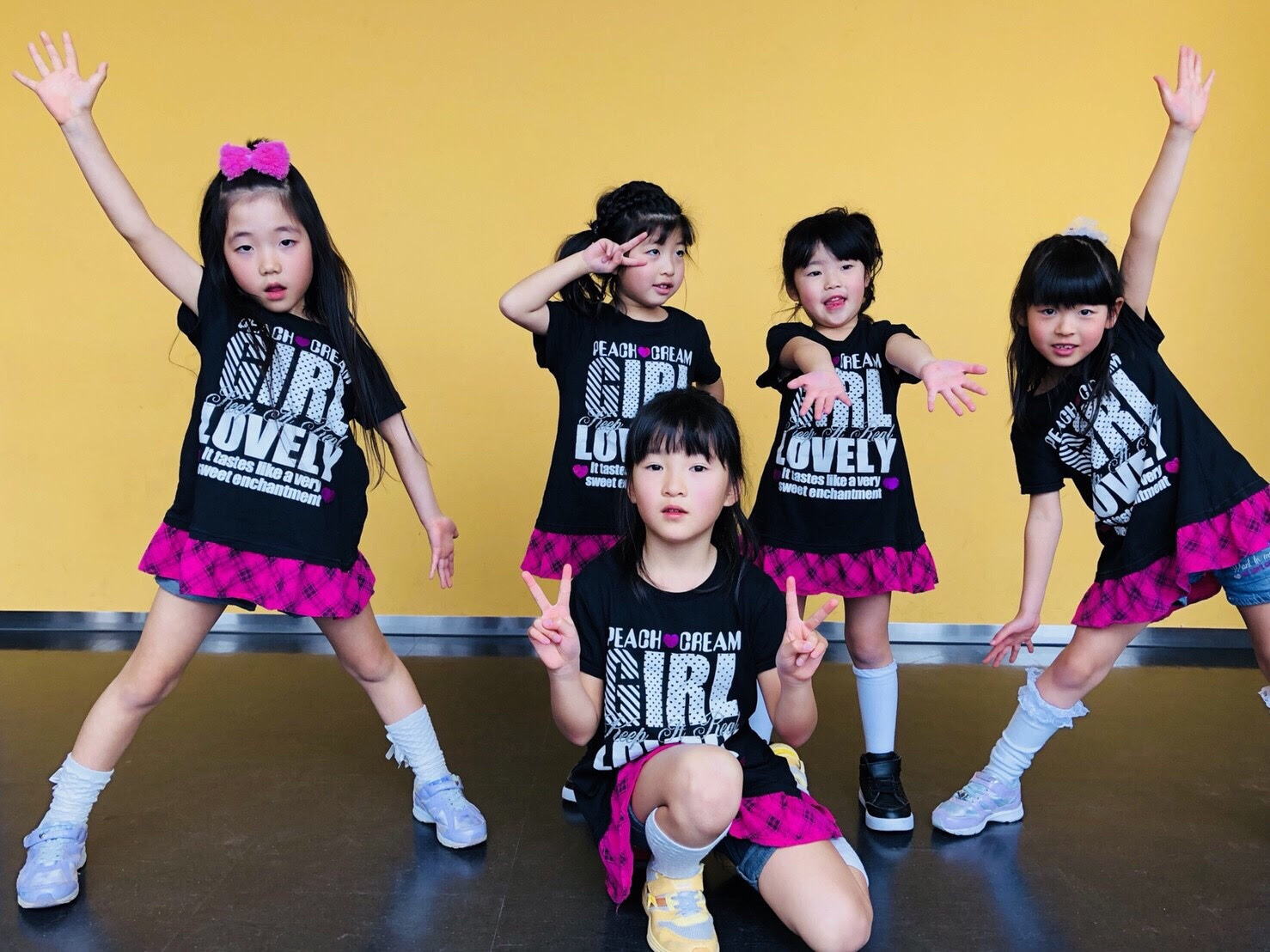 ロイヤリティフリーダンス ポーズ かわいい 無料イラスト集