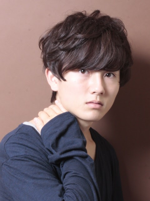 ベスト丸顔 パーマ メンズ 最高のヘアスタイルのアイデア