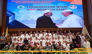 Bila kedua hal itu tidak seimbang, kita dapat tergelincir pada kekeliruan. Kawali Org Kantor Waligereja Indonesia