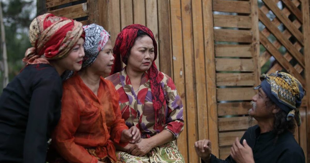 Pakaian Adat Suku  Sunda Jawa  Barat Baju Adat Tradisional