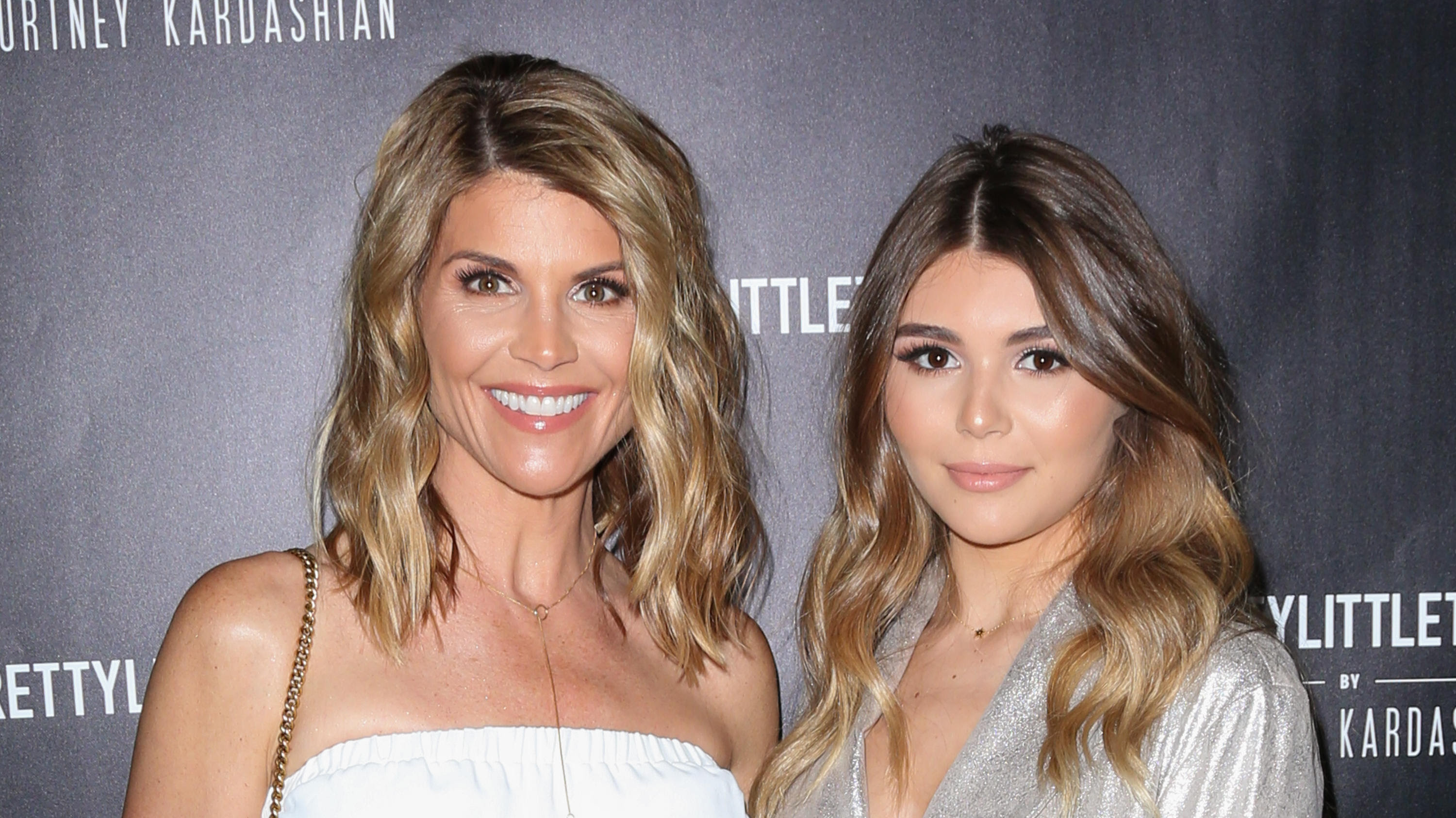 Lori Loughlin puts home on market ahead of trial