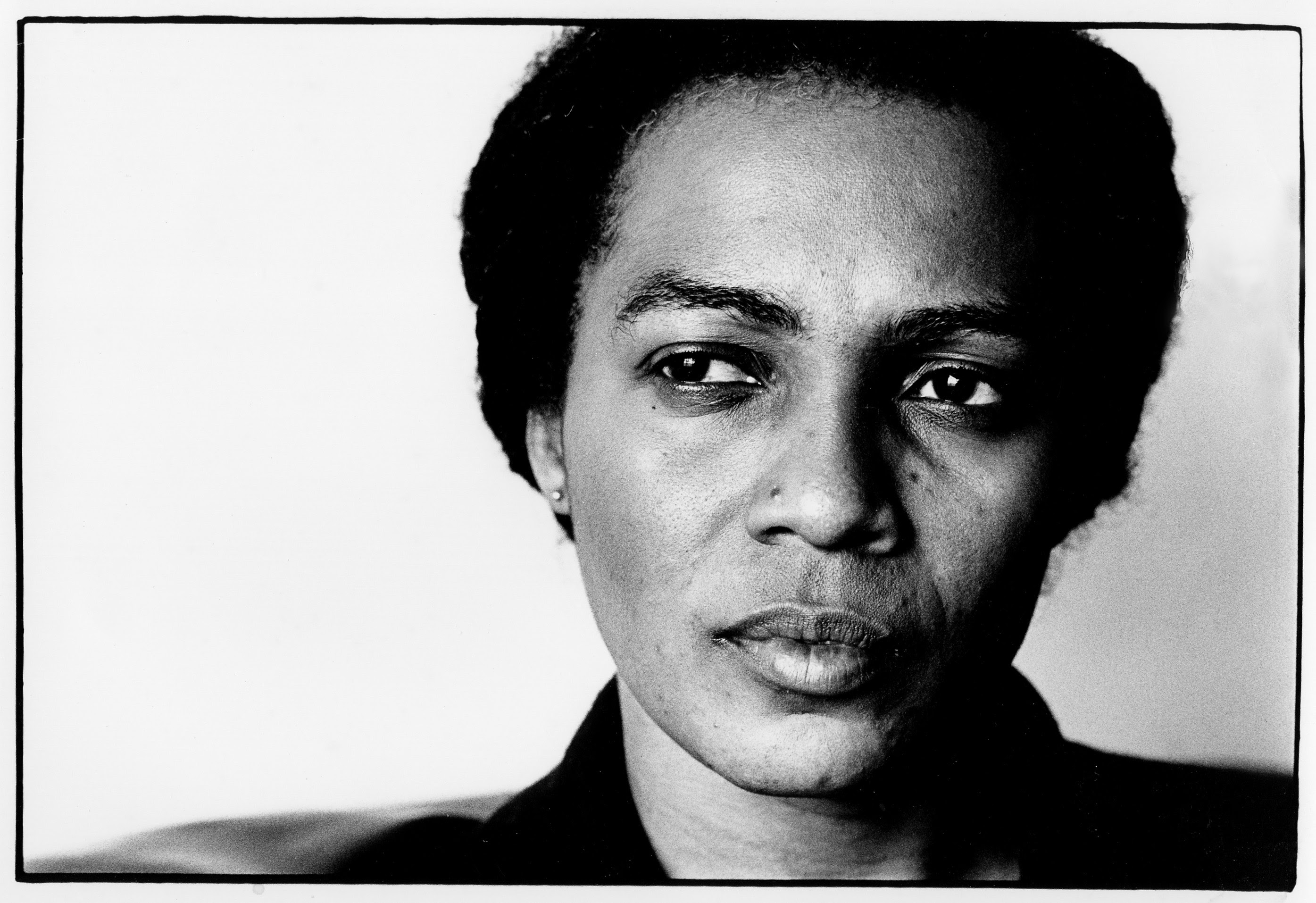Born 24 april 1947) is a writer and teacher from suriname. Astrid H Roemer Bij Uitgeverij In De Knipscheer Uitgeverij In De Knipscheer