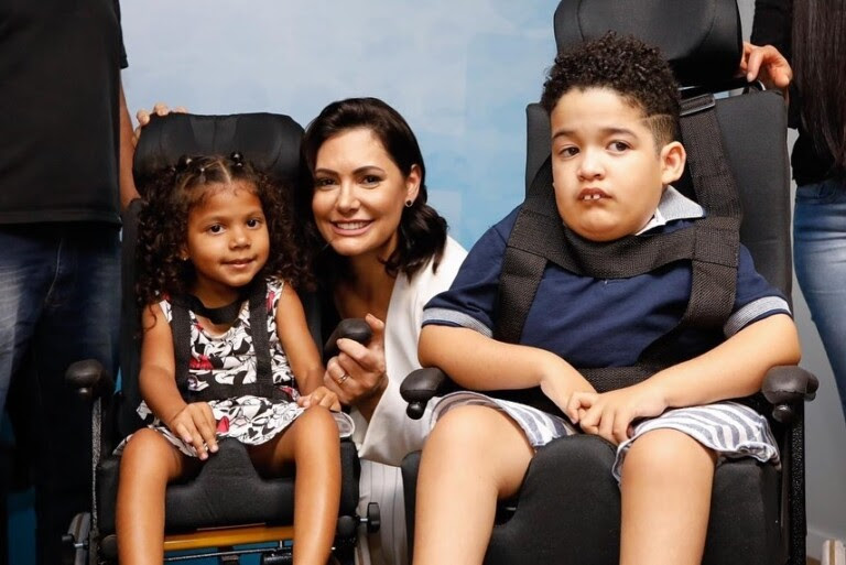 Michelle Bolsonaro participou de entrega de cadeiras de rodas 