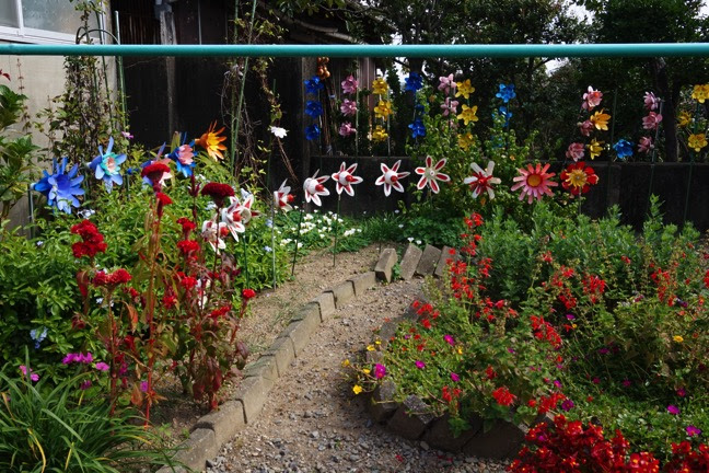 新着ペットボトル 花壇 最高の花の画像