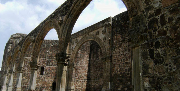 Parroquia de San Luis Obispo de tolosa en Tlalmanalco.